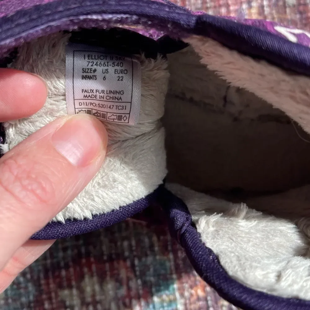 Baby Bogs soft fur lined Purple bog boots with Star Pattern size infant 6